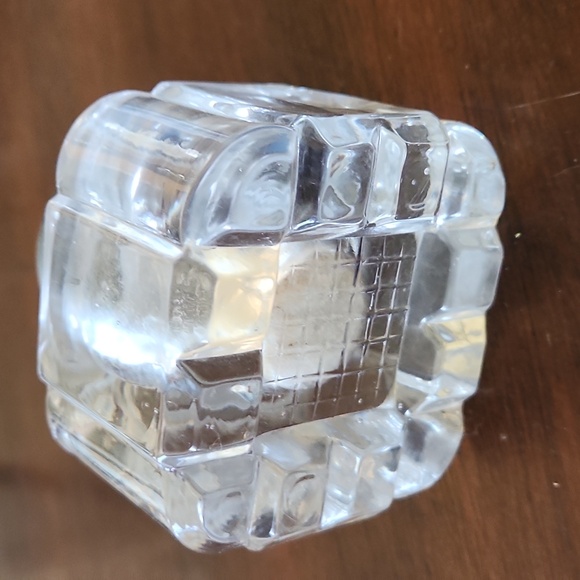 Late-19th Century c.1880 English Molded Glass Inkwell, Brass Collar & Hinged Lid - Picture 4 of 6